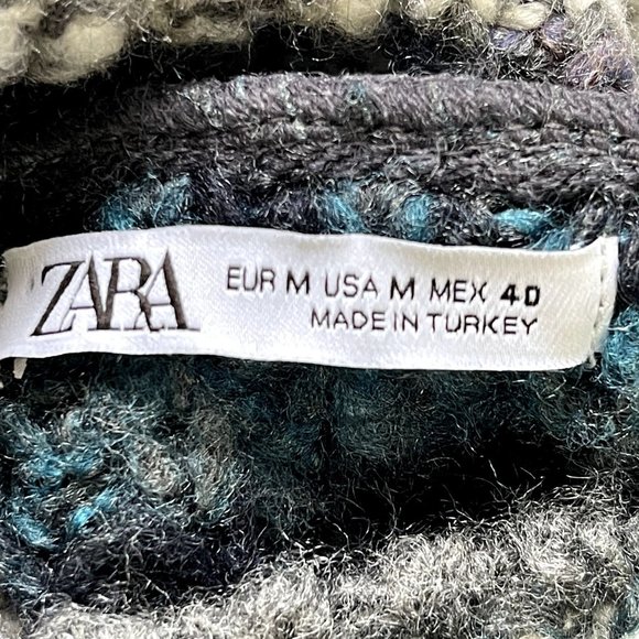 Multicolor Striped Turtleneck Sweater - Picture 5 of 12